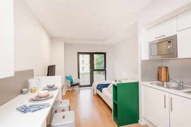 1 bed studio, Brougham Hayes, City Centre, Bath, BA23GF - Image 8